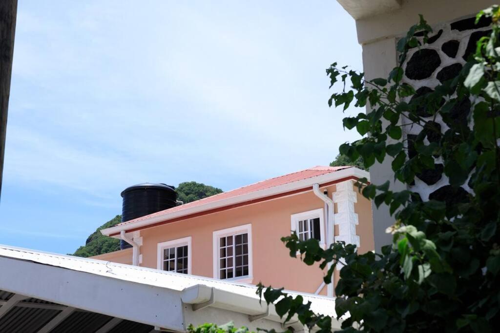 Maggie'S Inn Soufrière Eksteriør bilde