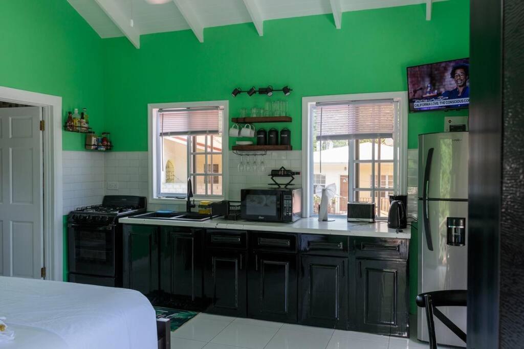 Maggie'S Inn Soufrière Eksteriør bilde